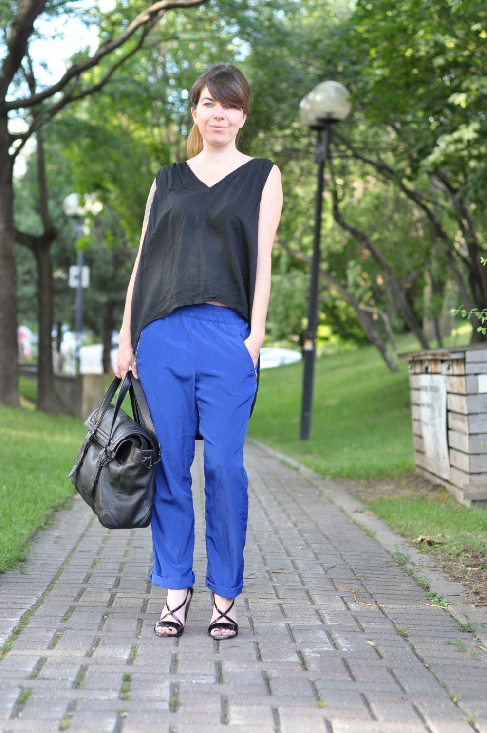 Black-&-Blue-Outfit-Trends-Setters