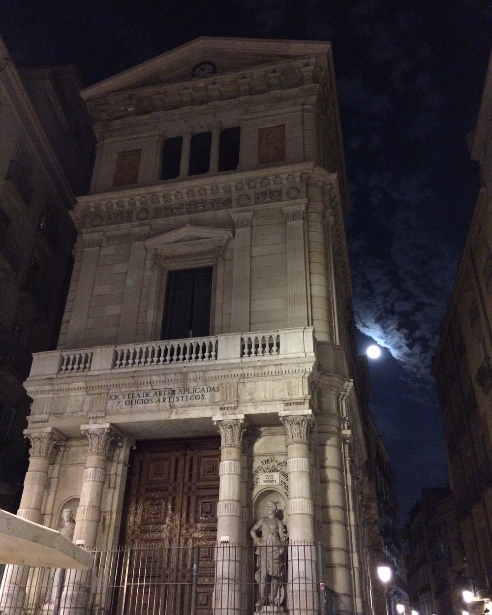 Building-Barcelona-St-Night